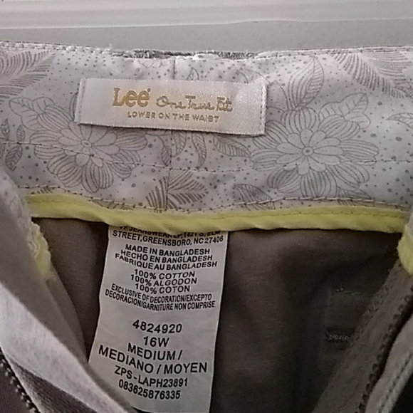 NWOT Lee shorts - Picture 3 of 3